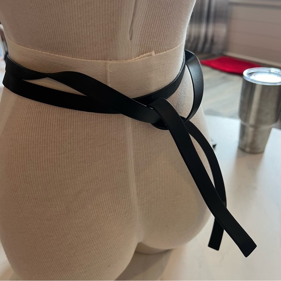 NWOT Chanel leather wrap belt / necklace - Picture 6 of 9